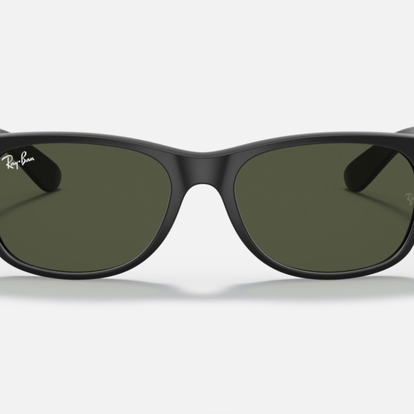 Ray-Ban New Wayfarer polarized sunglasses (RB2132). Matte black/green - Picture 10 of 11
